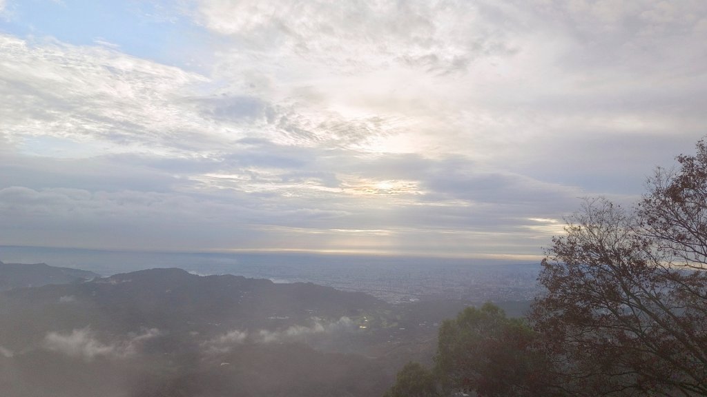 雨後台中大坑頭嵙山出大景_1925120