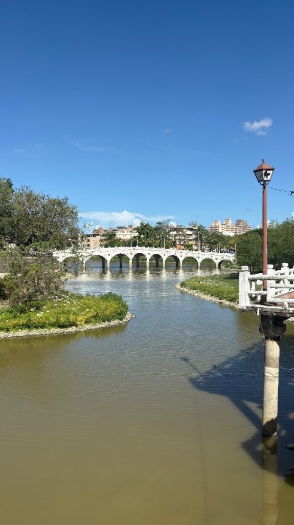 愛河（金獅湖封面圖