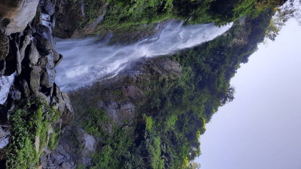 涼山瀑布封面圖