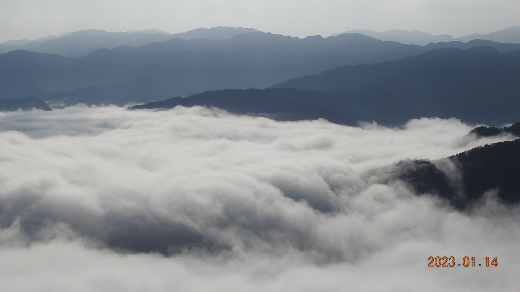 翡翠水庫壩頂/新店四十份公墓雲海+斜射光，個人在此最有層次最美的一次雲海_1993240