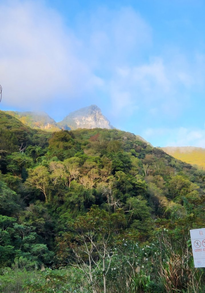【中級山】中級山的大霸尖山，水雲三星虎山_2741184