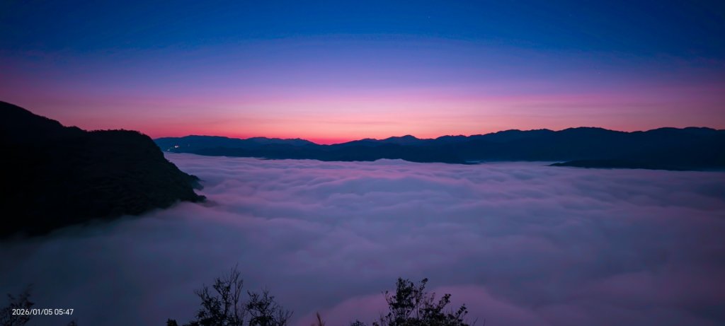 #新店四十份 #翡翠水庫壩頂 #覺真宮 #雲海 #日出 #雲瀑 #霧虹 1/5_2977212