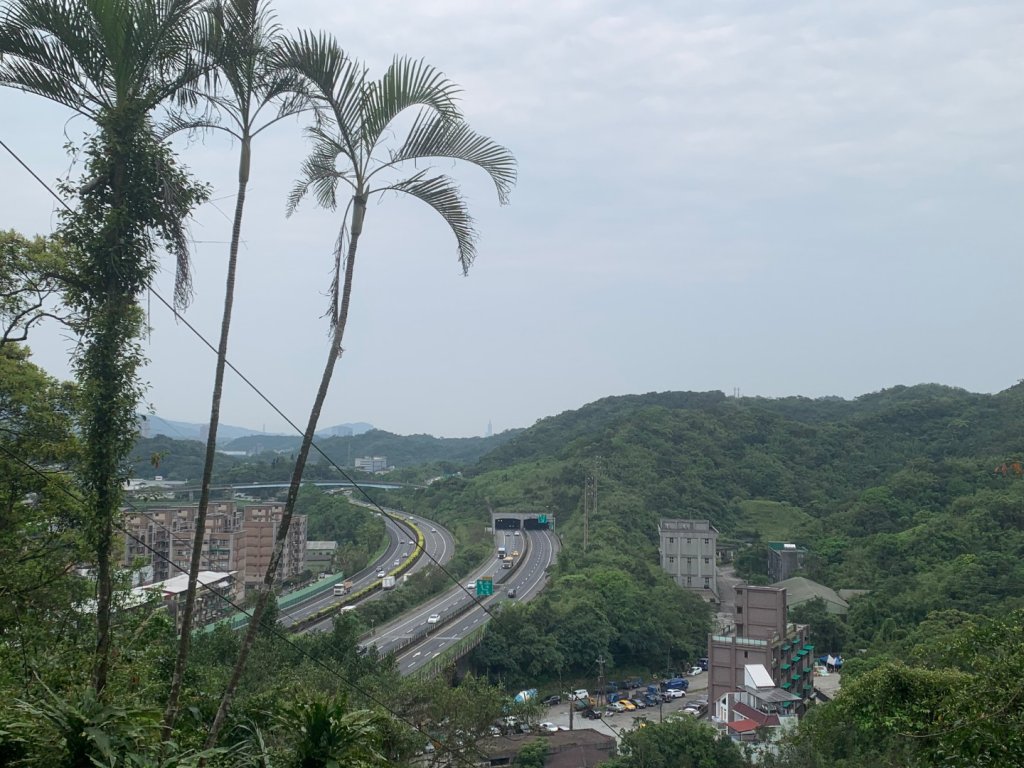 瑪陵坑群峰（七堵車站O型）_2760783