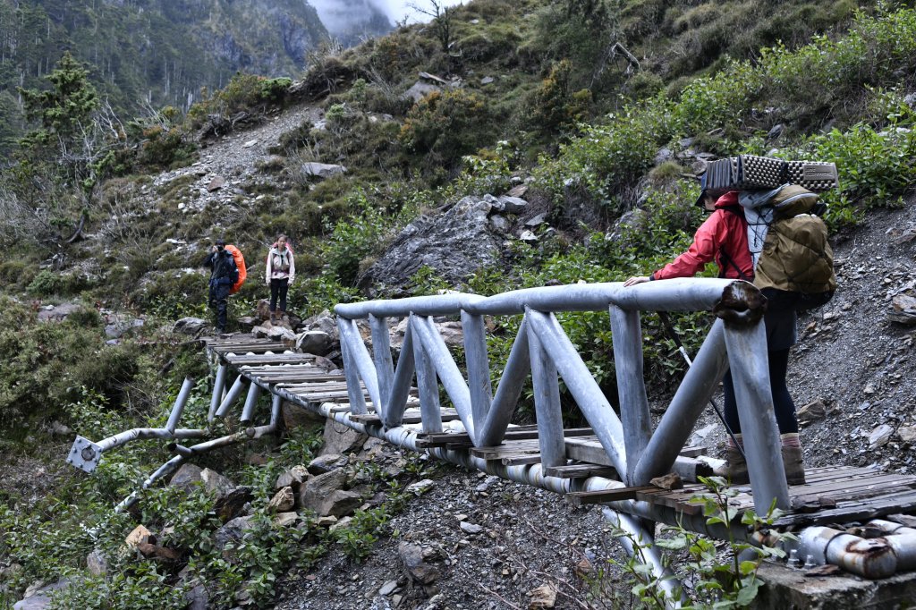 八通關上玉山_1025151