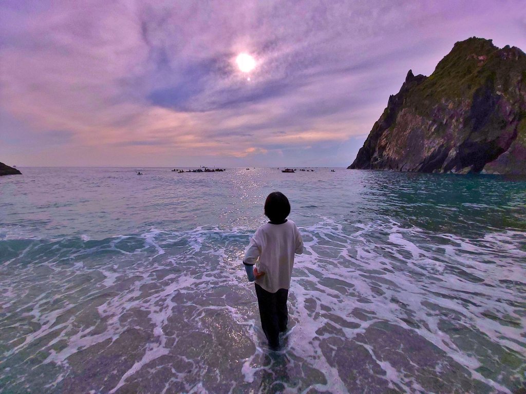 烏岩角海蝕洞。獨木舟。日出_1027358