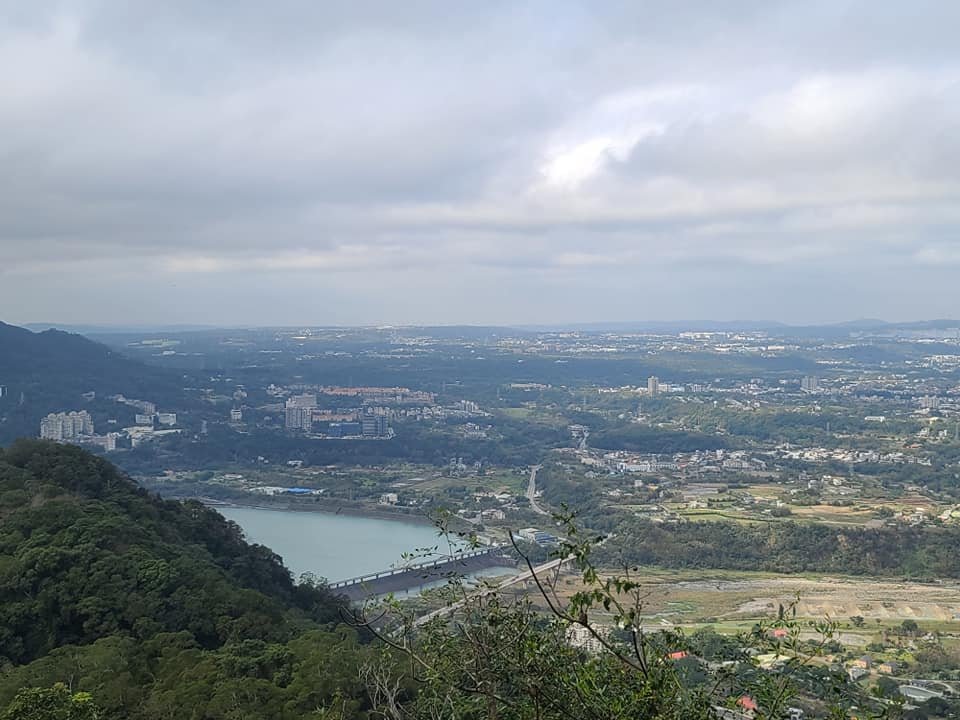 溪洲山封面圖