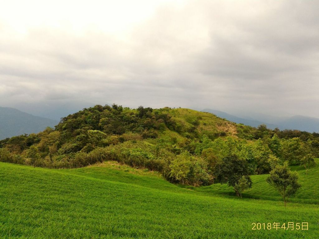 萬人山，六十石山封面圖