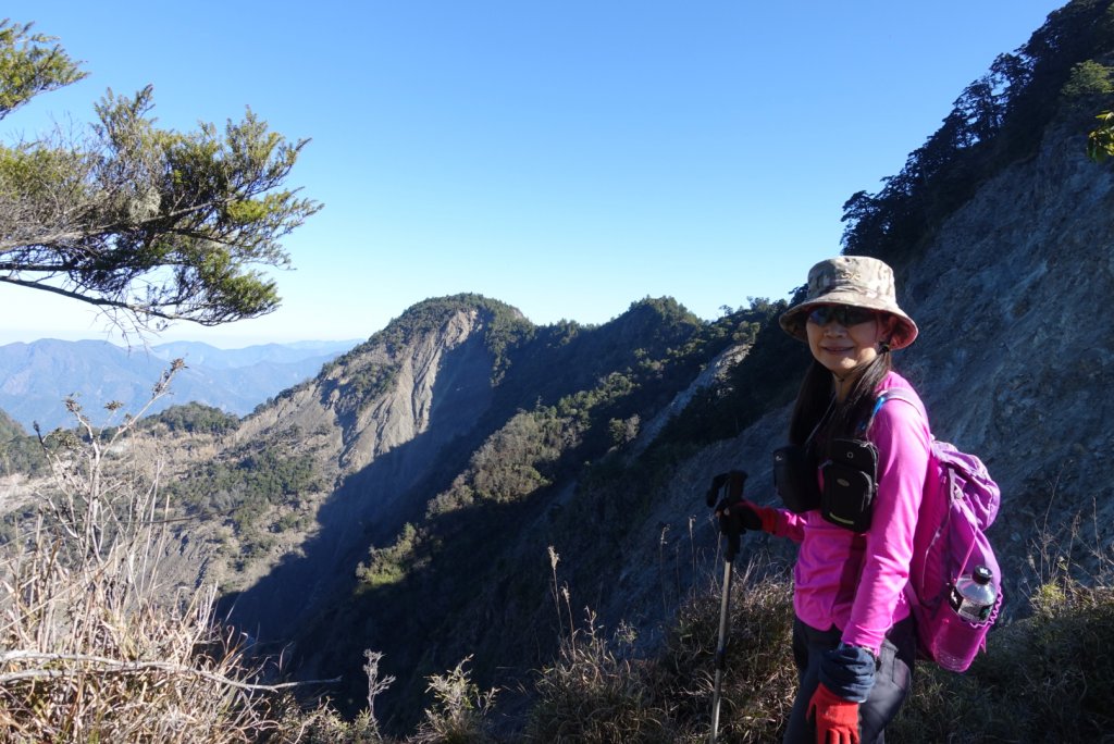 小關山林道上斯拉巴庫山_1285138