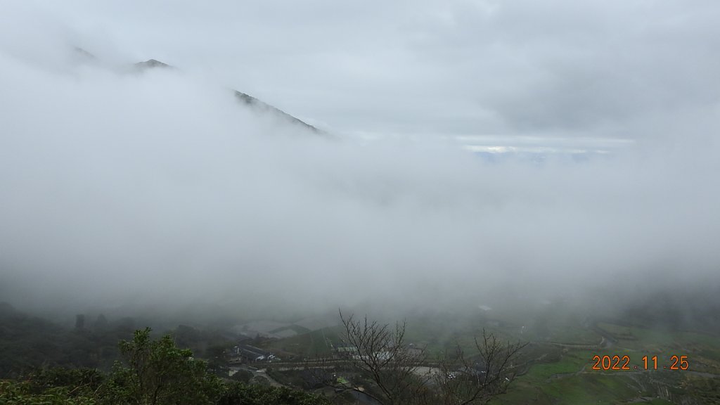雲霧飄渺間的台北盆地&觀音山_1926208