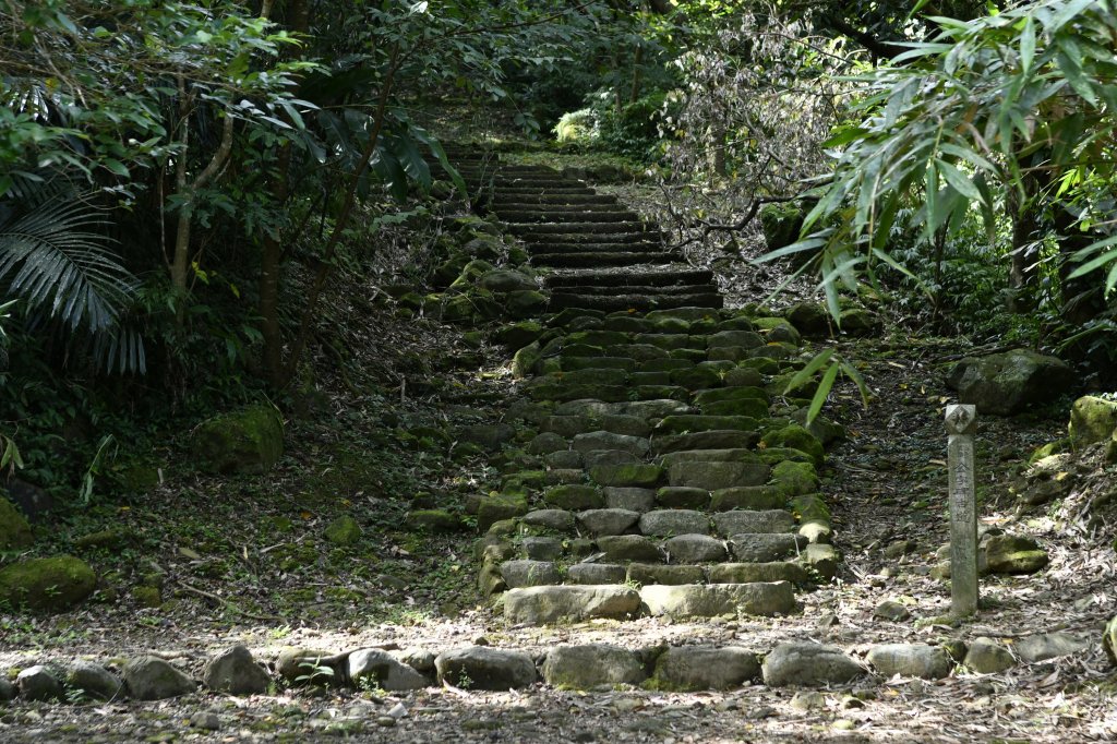 相看兩無緣：金字碑。牡丹山。貂山古道_1433917