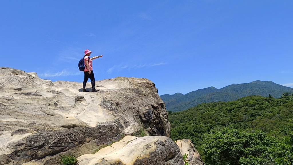 (姨婆趴趴走)第四十三集:攀登連走奇岩山、軍艦岩、丹鳳山_2499532