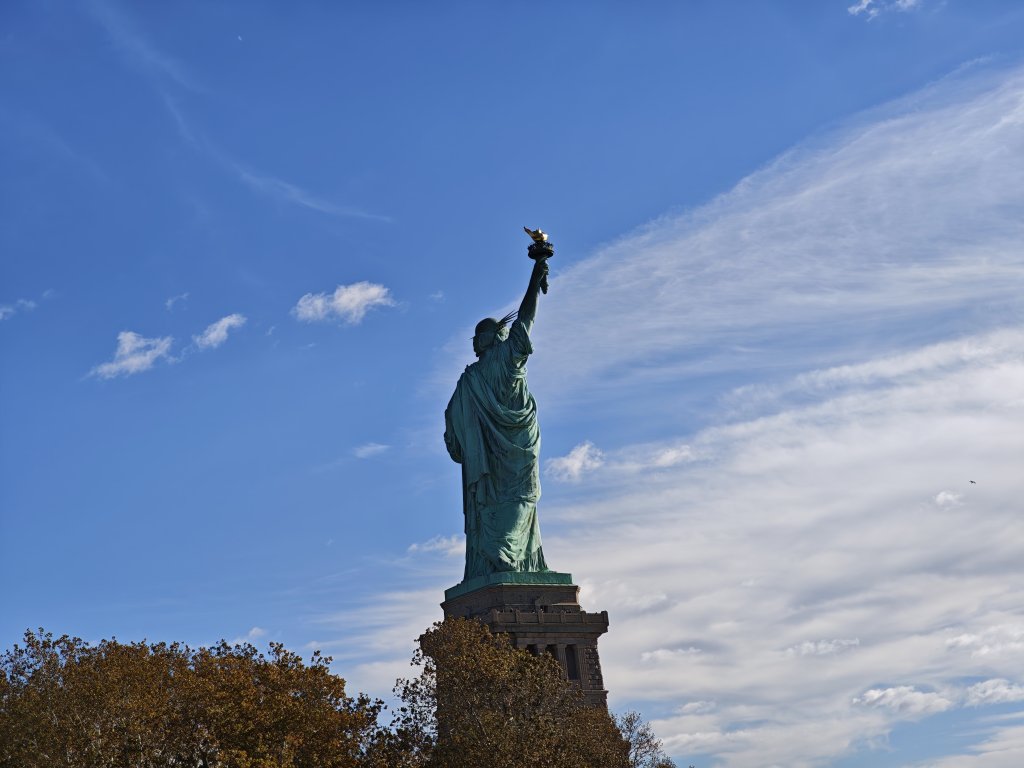 [紐約馬之行-06] 2025_1101 船上看自由女神像_2943859