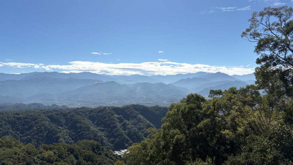 2025-11-30 飛鳳山 走來回_2952646