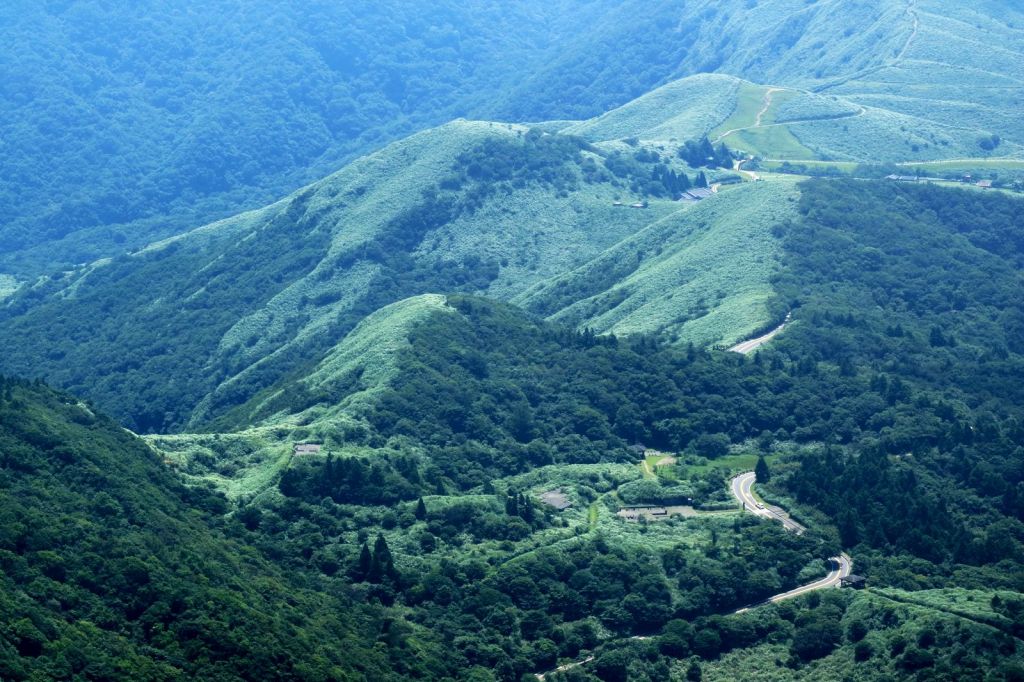 晴天版草山秘境湖泊_139561