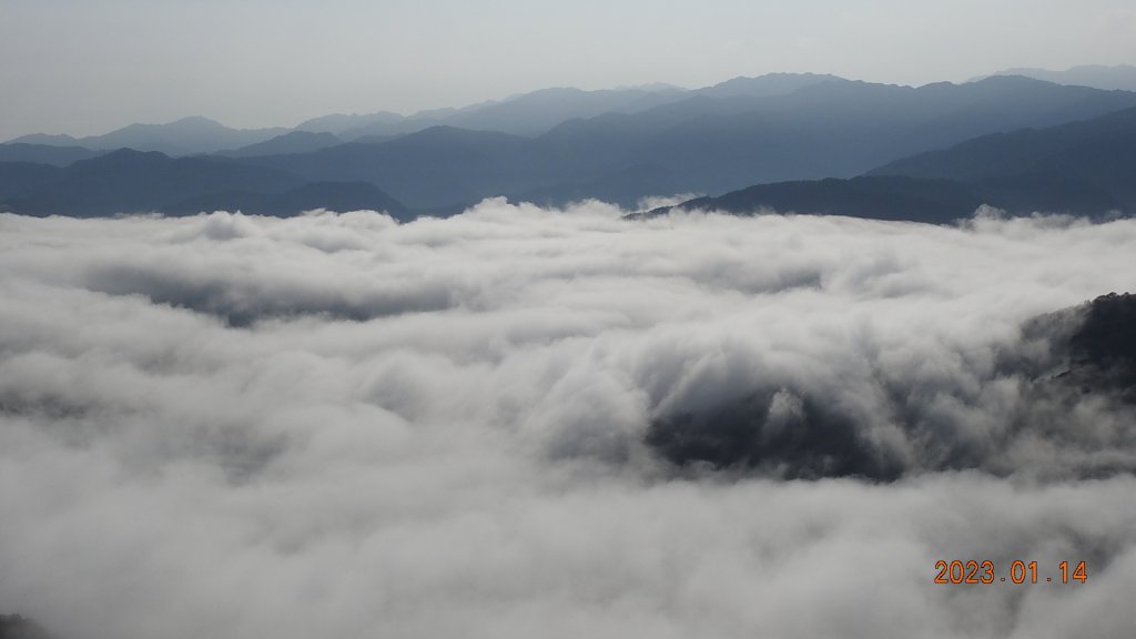 翡翠水庫壩頂/新店四十份公墓雲海+斜射光，個人在此最有層次最美的一次雲海_1993272