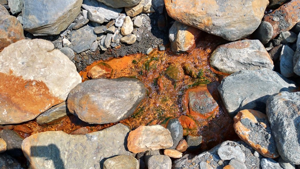 徒步32K勇闖哈尤溪～七彩岩壁_562754