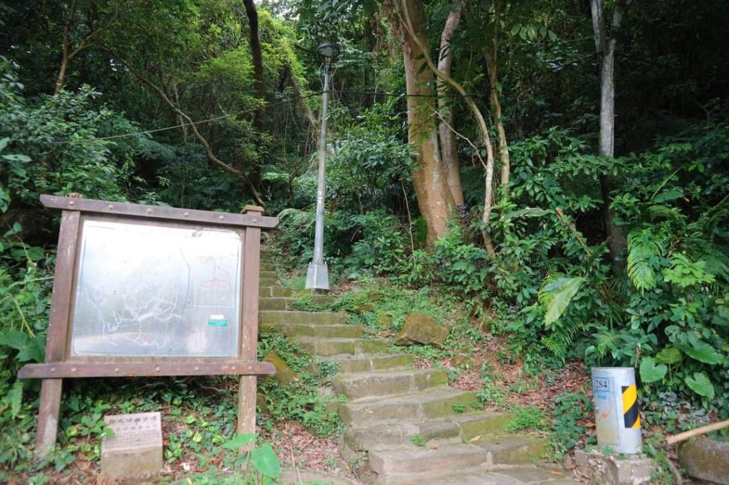 〔內湖〕文間山，劍南蝶園，劍潭古寺，婆婆橋 鄭成功廟步道_2249319