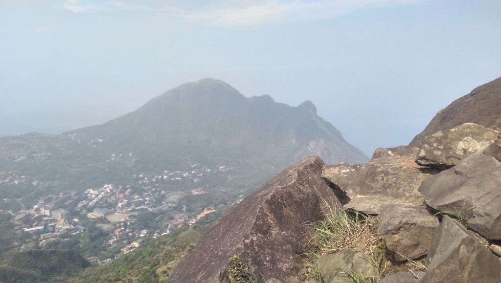 黃金三稜(無耳茶壺山-半平山-燦光寮山)封面圖