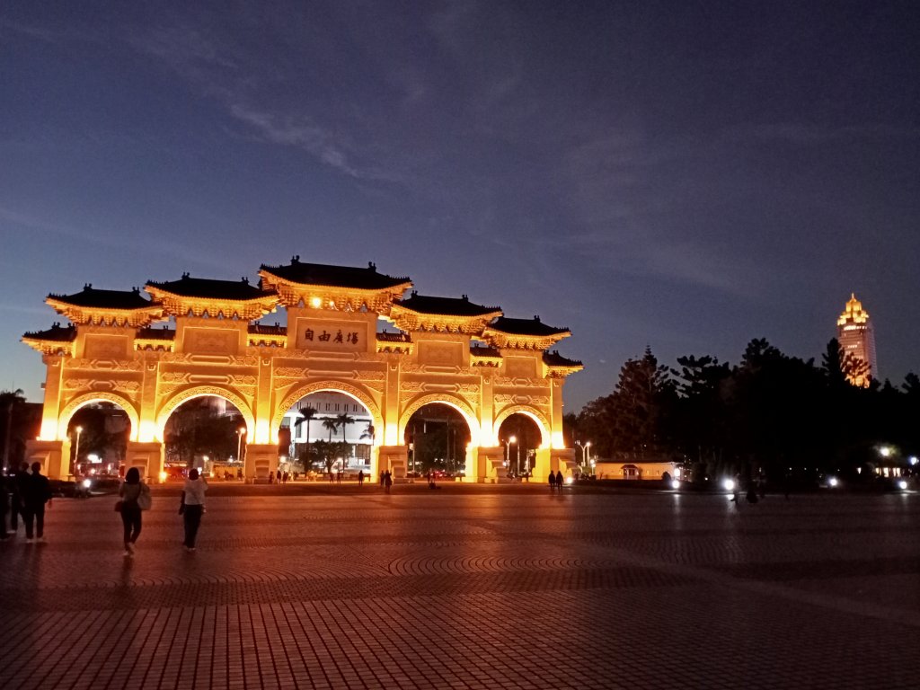 自由廣場、國家戲劇院、國家音樂廳、中正紀念堂賞櫻及尋寶趣【齊心鞋力尋寶去】_2038800