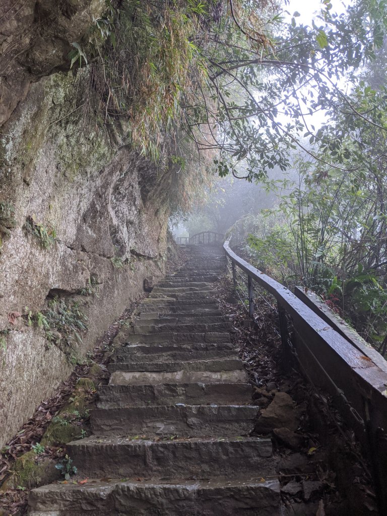 【苗栗-小百岳】即心是佛 獅頭山_819861