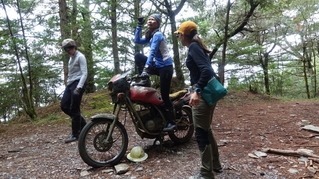 雙龍林道上巒安堂西巒大山_1778941