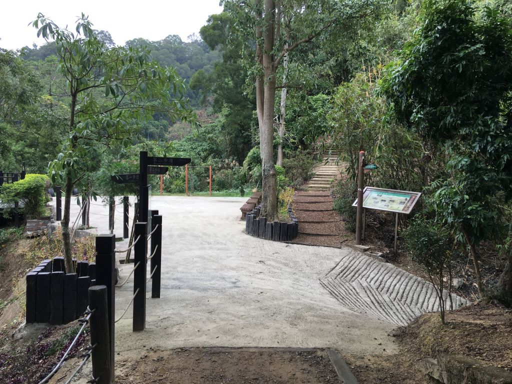 蜿蜒上下-聚興山_222946