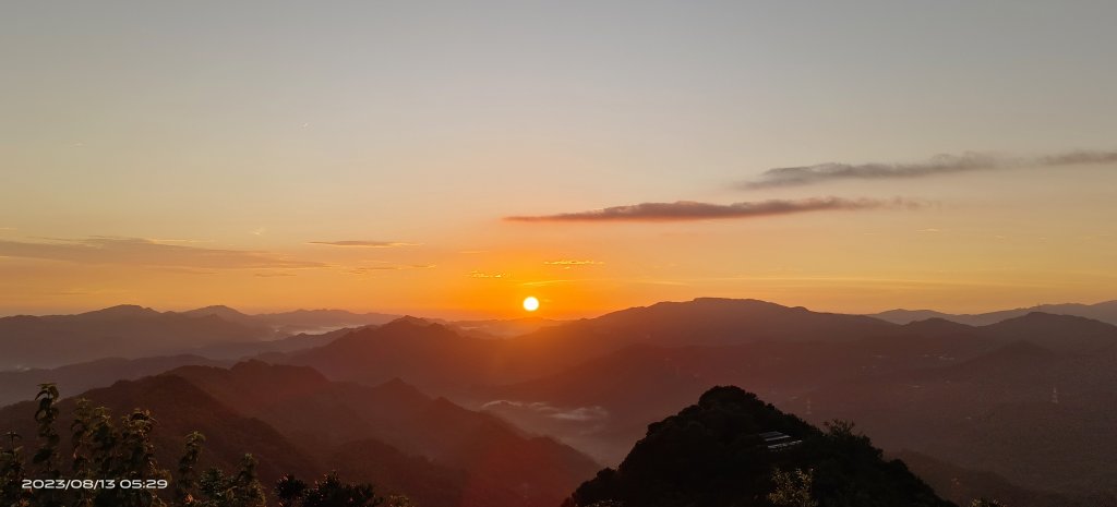 永遠看不膩的二格山藍天綠地雲海流瀑+日出火燒雲8/12&13陽明山流星雨夜空_2246683