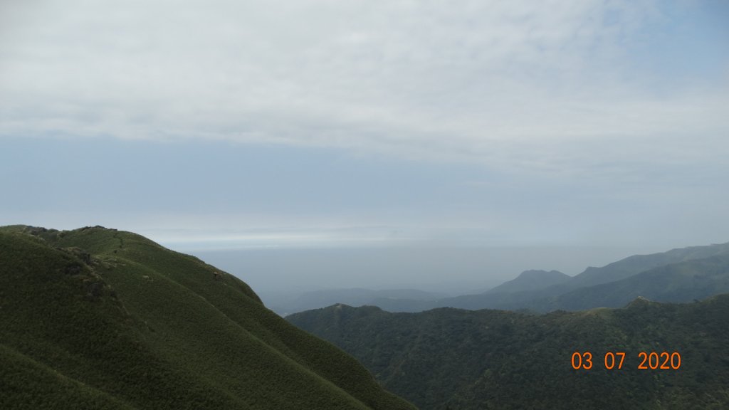 經不住陽光和遠處山頭的誘惑 !_869701