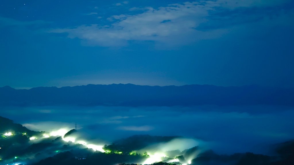#二格山 #琉璃光 #霞光 #火燒雲 #雲海流瀑 #日出 8/20_2864954