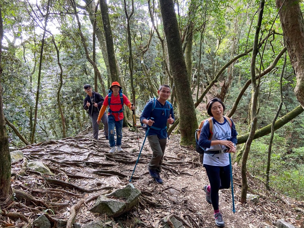五訪台中鳶嘴山：拉繩挑戰陡峭岩壁_785410