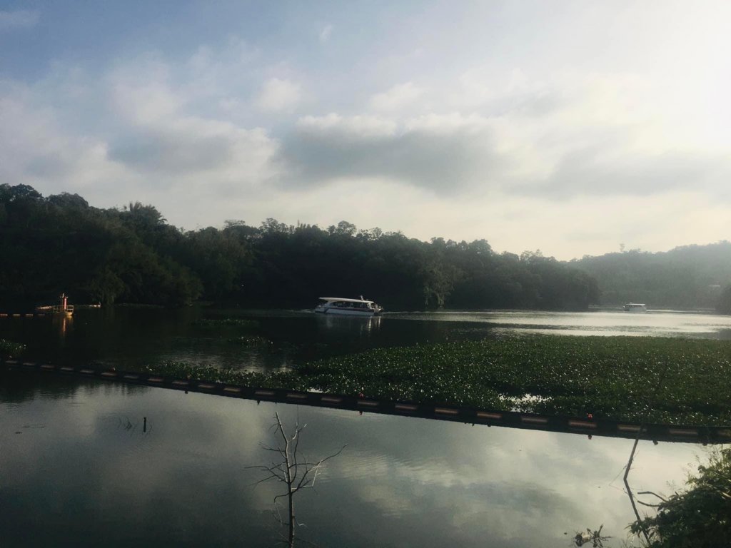 峨嵋環湖步道o走 峨嵋環湖步道、湖光山色、夕陽餘暉、吊橋遊艇、碼頭漁家_1924417