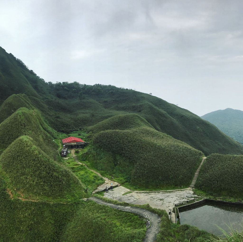 聖母山莊三角崙山初夏封面圖