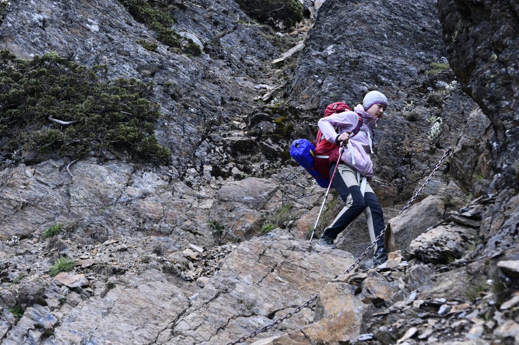 八通關上玉山_1025180