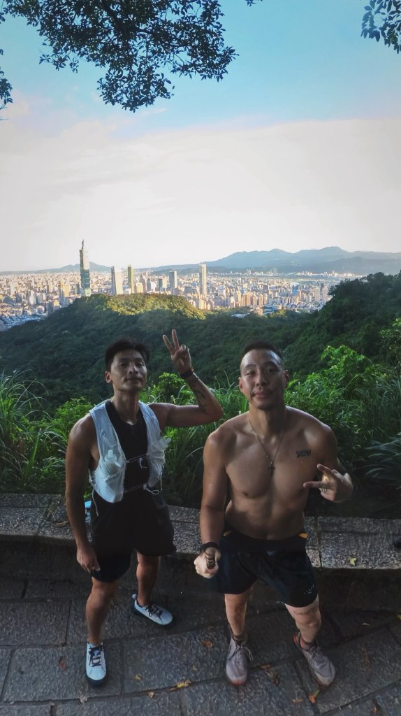 南港山縱跑封面圖