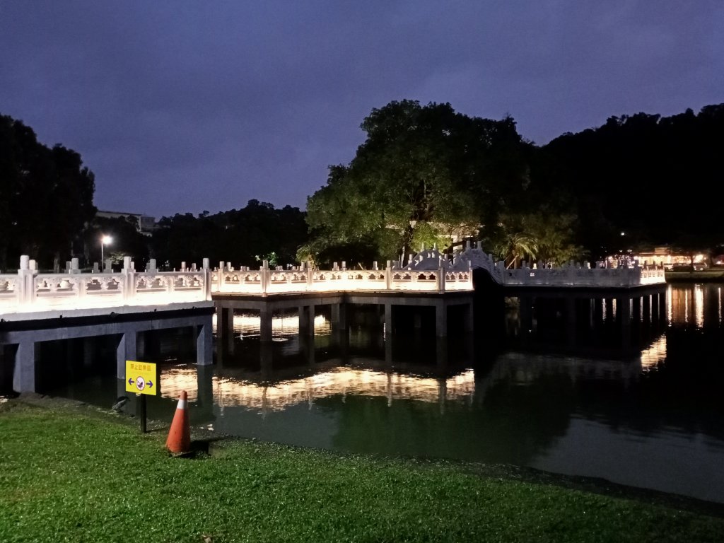 波光粼粼的碧湖公園環湖步道【看健臺灣】_1944369