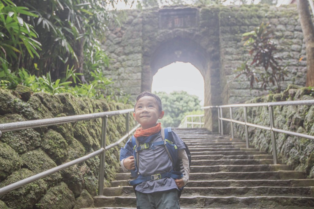 四歲小樂的第16座小百岳-紅淡山封面圖
