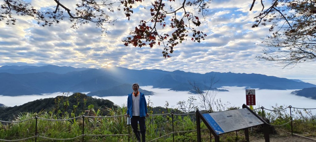 二訪馬拉邦山，解鎖 #琉璃光雲海 #日出雲海  #血月 #斜射光 #楓葉紅了！_2668527