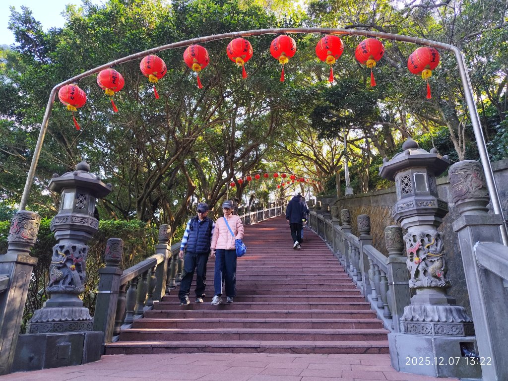 【臺北大縱走 5】碧山巖→忠勇山越嶺步道→金龍產業道路→圓明寺步道→鄭成功廟→潛園→格物台→劍潭古寺_2958964
