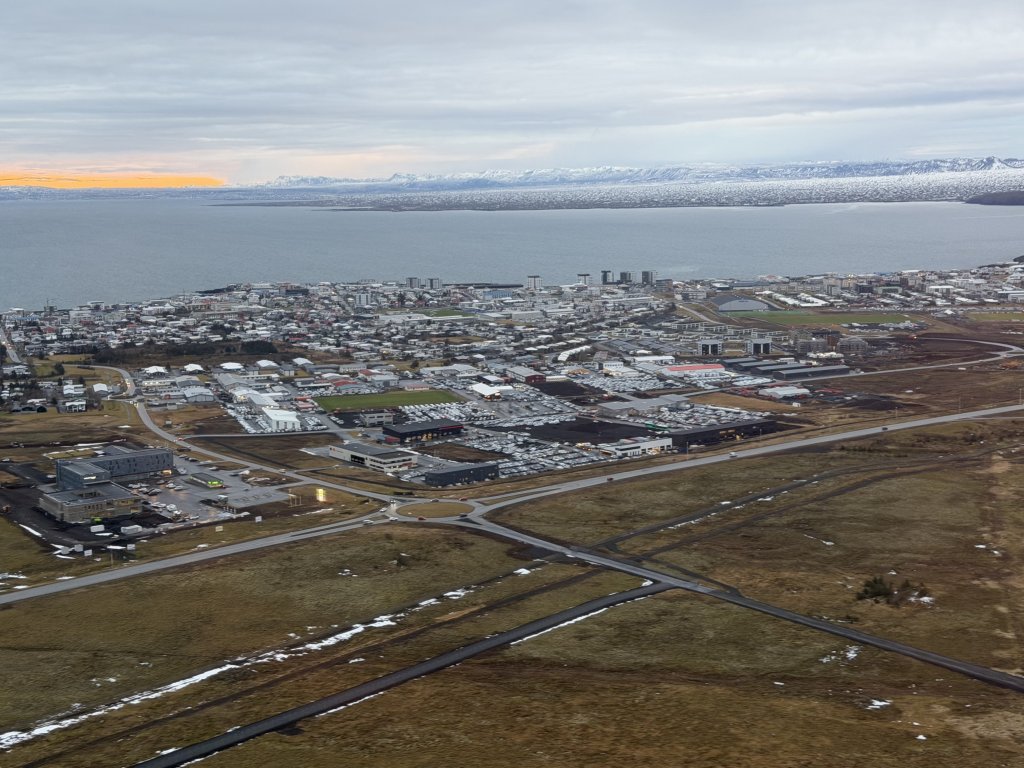 [紐約馬之行-24] 2025_1105 飛往格陵蘭_2946916