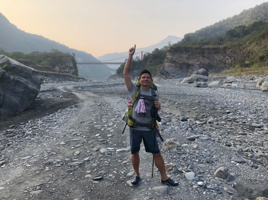 哈尤溪野溪溫泉【未完待續的七彩岩壁】_852036