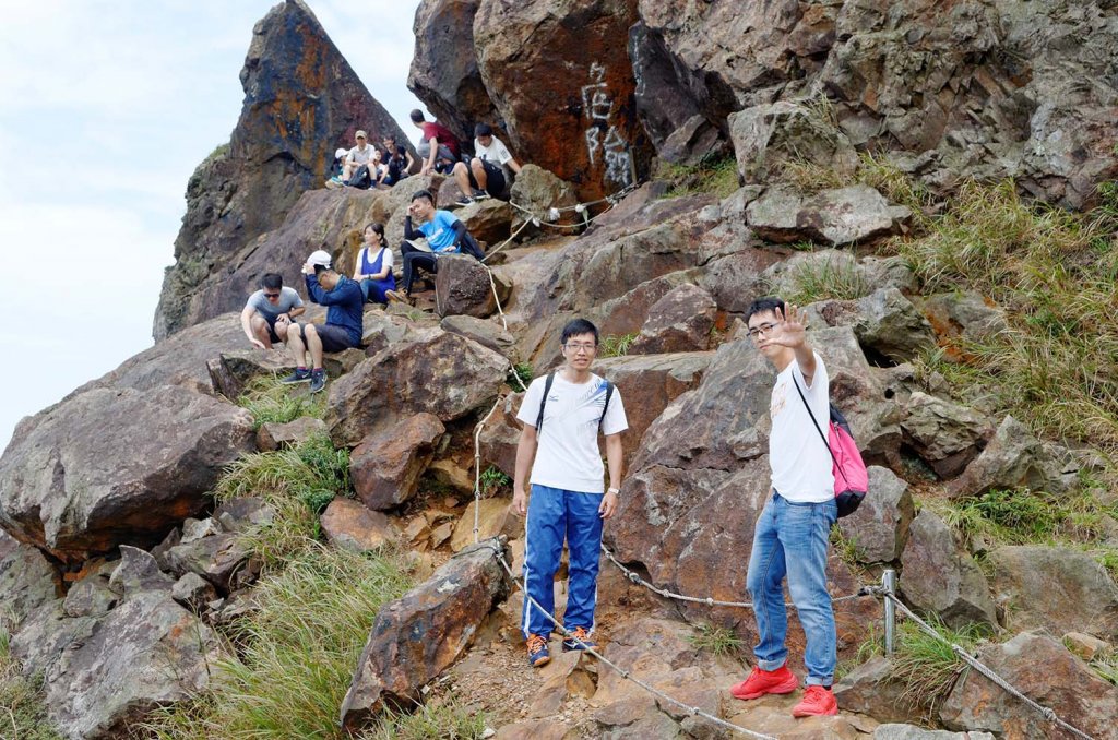 無耳茶壺山。黃金三稜封面圖