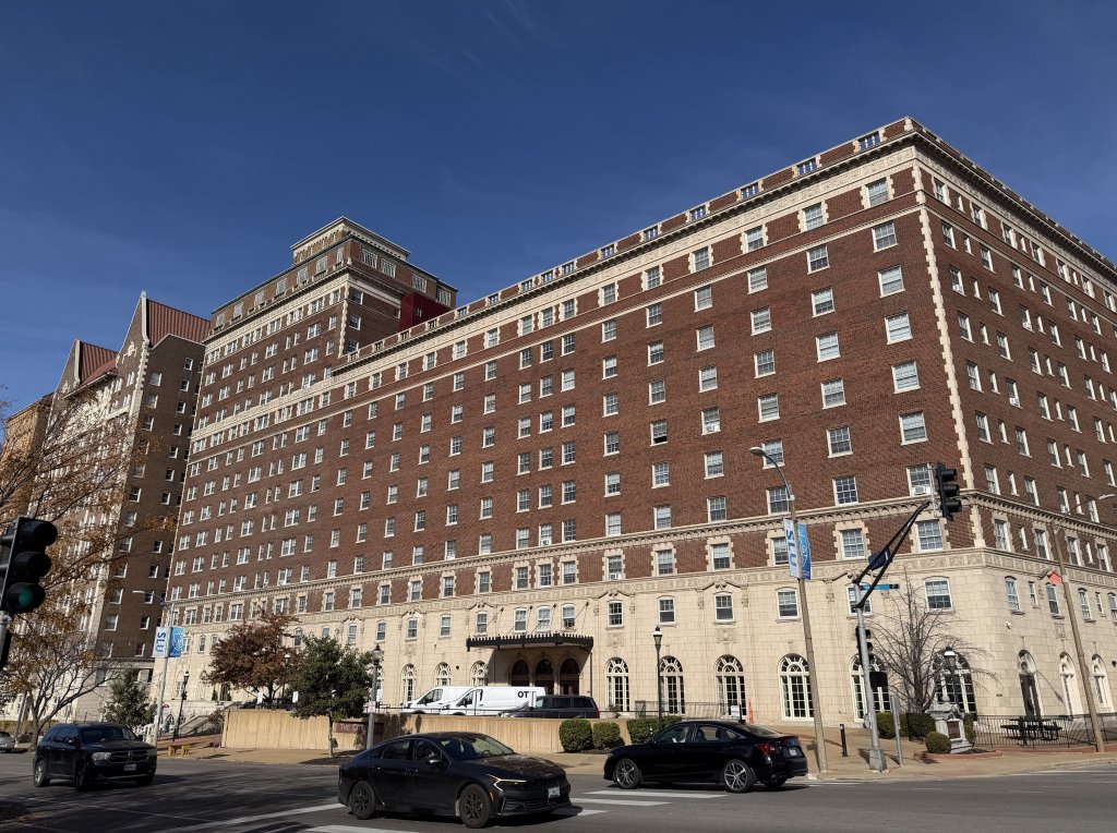 [紐約馬之行-52] 2025_1112 聖路易斯大學_2953306