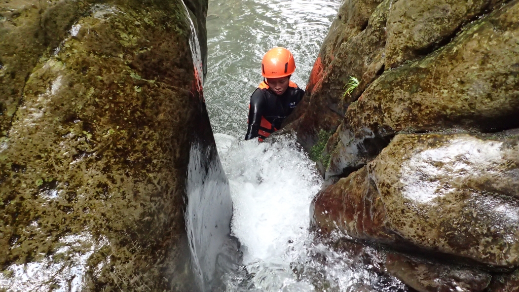 梅花溪溯行-梅花瀑布垂降、跳水趣_57761