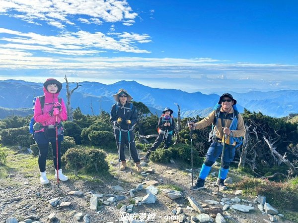 【台東海端】坐的夠久等到藍寶石般的嘉明湖。No27百岳三叉山x No16百岳向陽山 (三天兩夜)_2221271