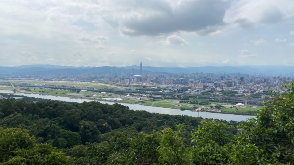 小觀音山封面圖