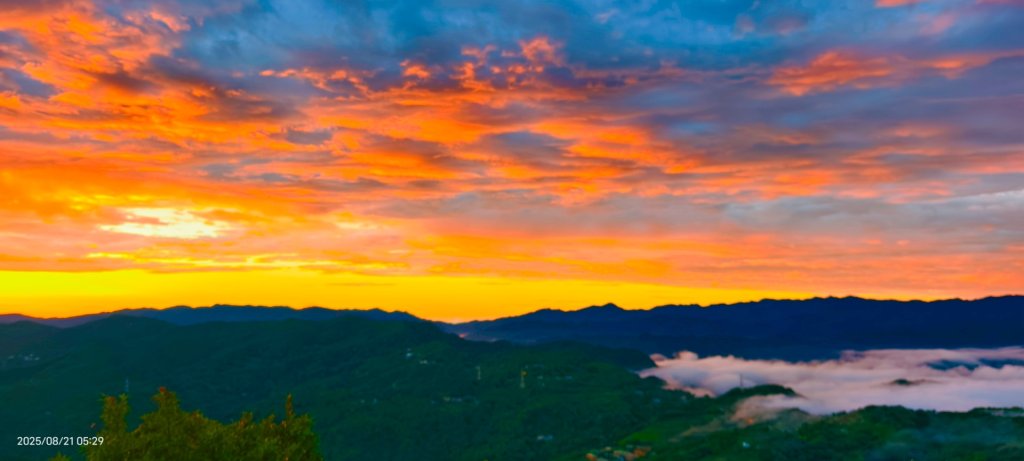 #二格山 #琉璃光 #雲瀑 #雲海流瀑 #火燒雲 #日出 8/21&22_2866303