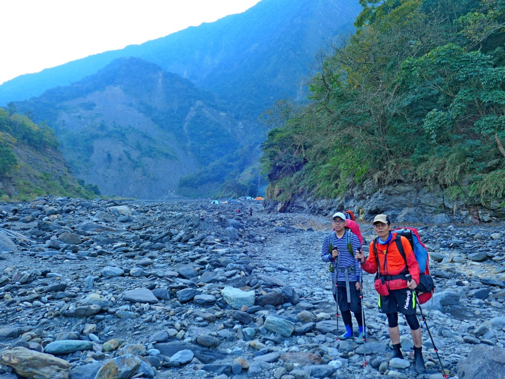 寶來十坑野溪溫泉露營趣 _236975