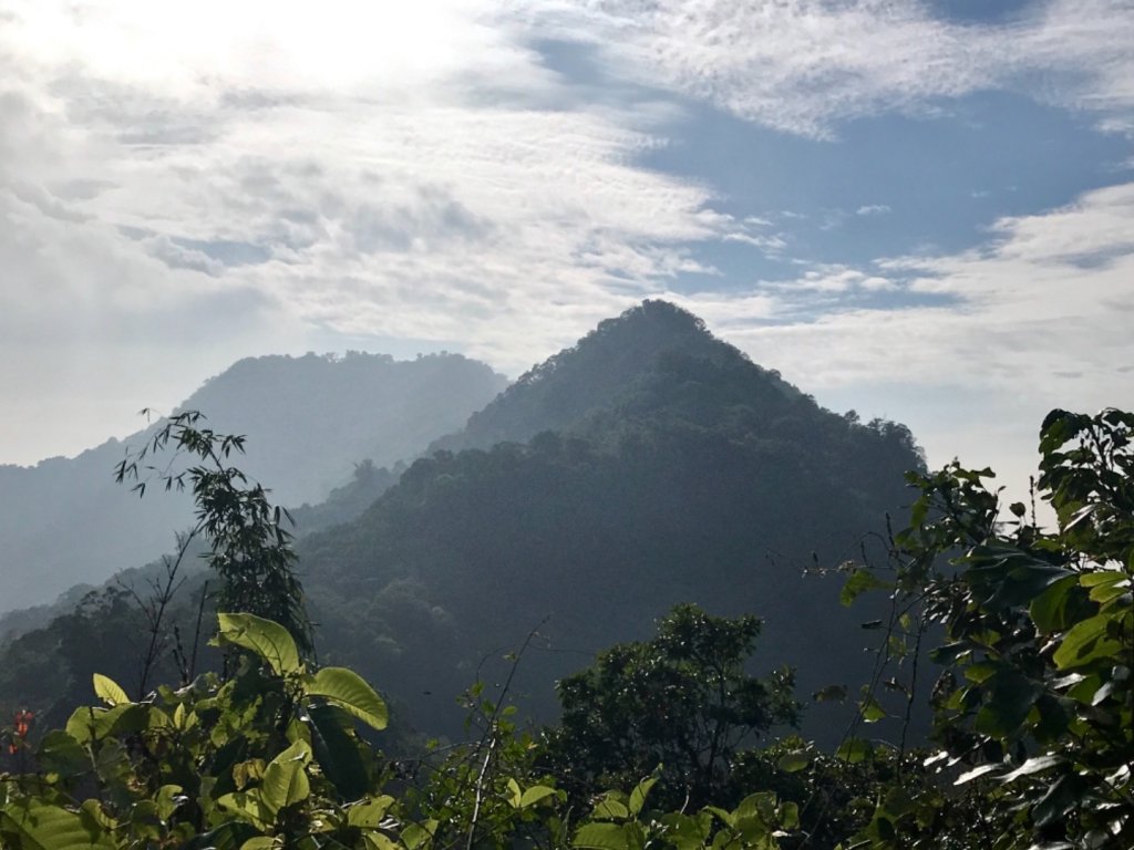 烏山步道走刣牛湖山_468677