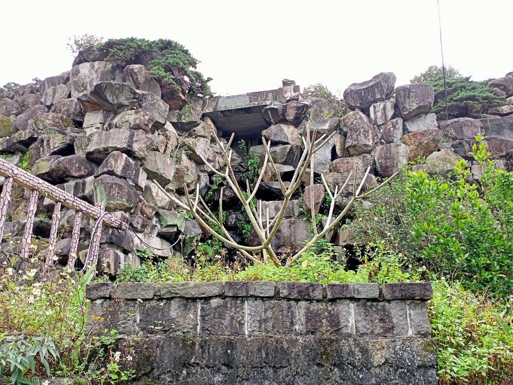 美麗的劍潭、渾然天成的猴洞巨岩和湖山磺溪_1320194