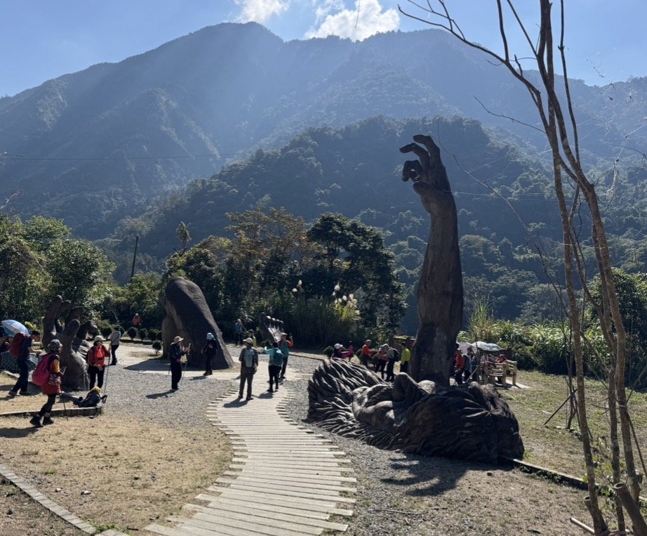 雪山坑登山步道尋巨人_2978410